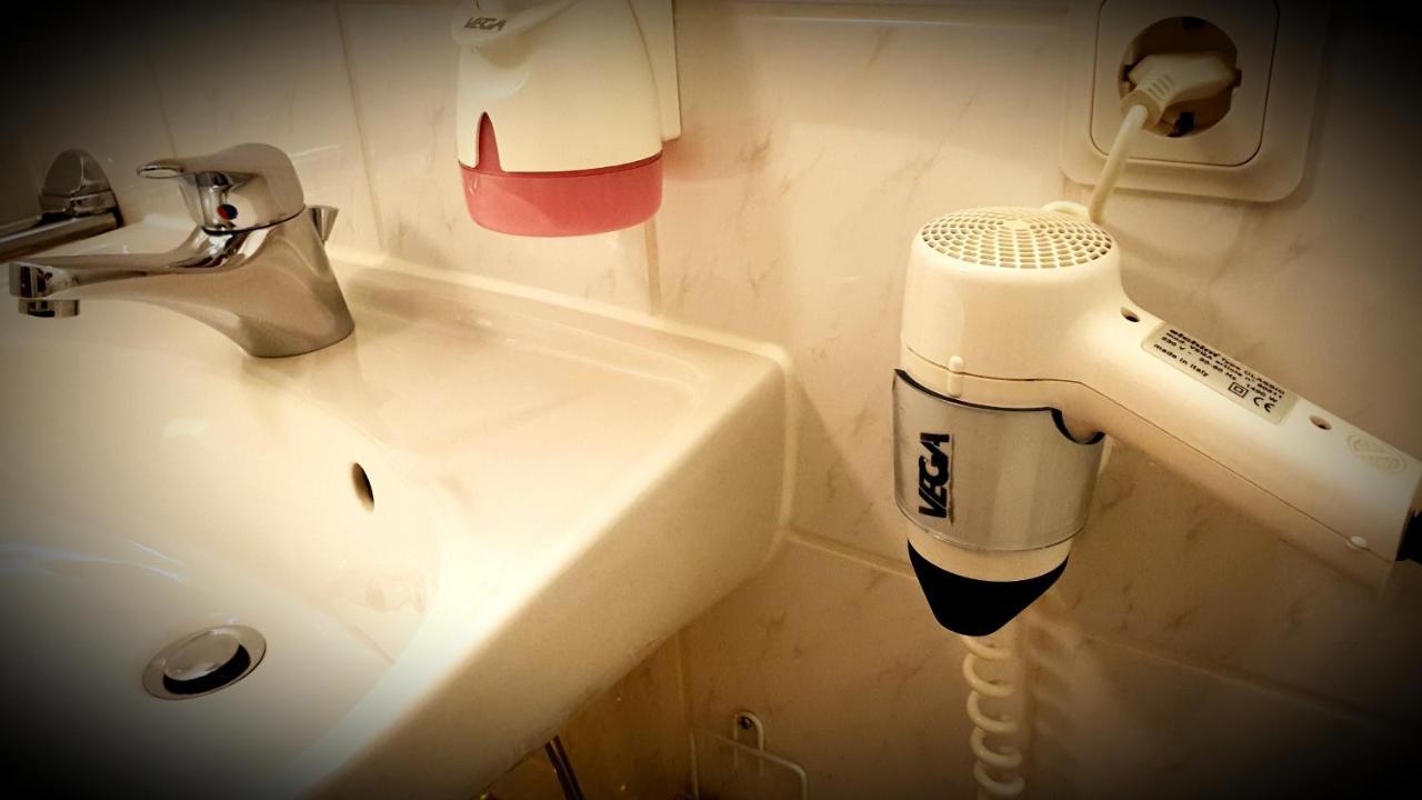 Hotel Nuembrecht Ngoại thất bức ảnh